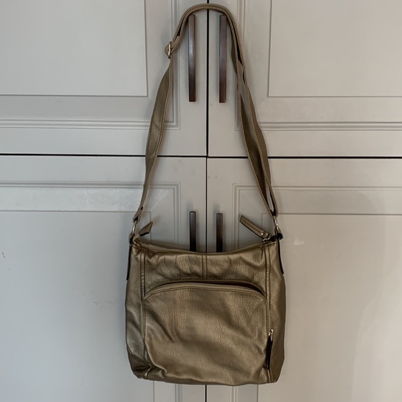 Gold bag, adjustable shoulder strap, lots of storage - Picture 2 of 5